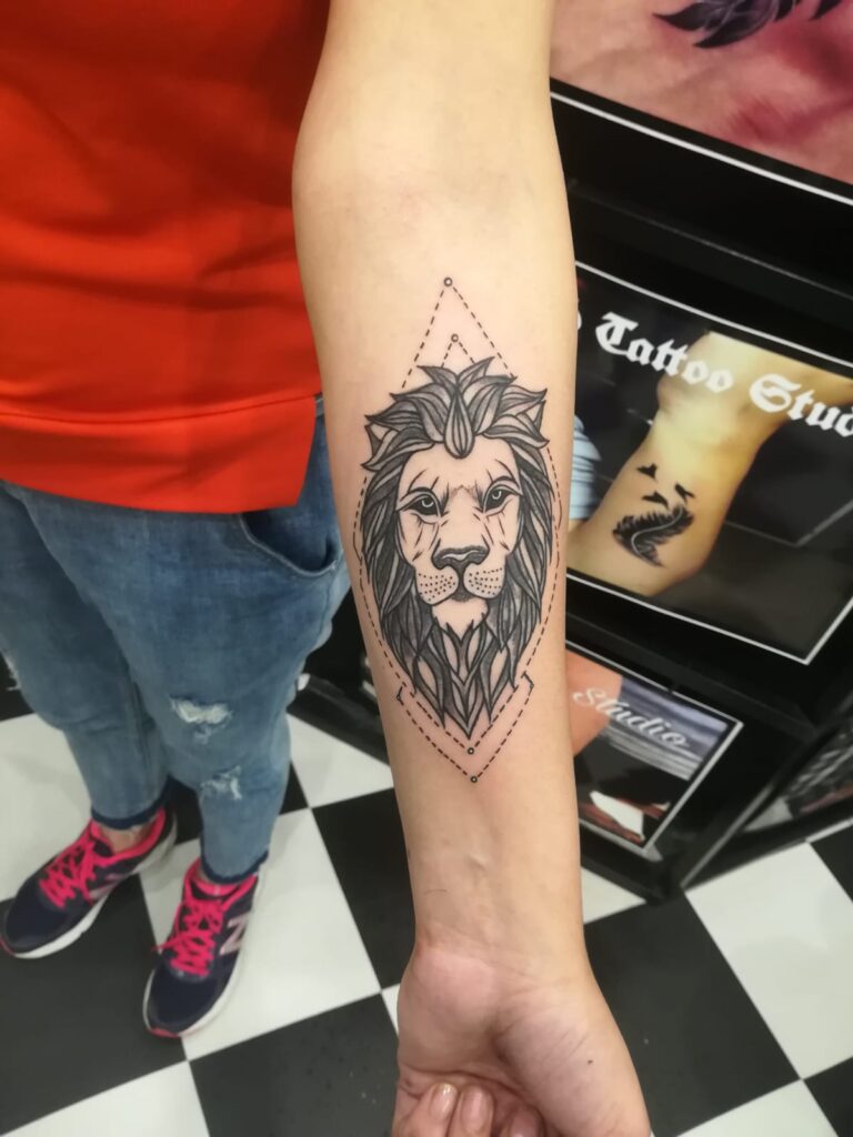 Lion Tattoo Designs- Bob Tattoo Studio